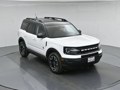 Used 2023 Ford Bronco Sport Outer Banks w/ Tech Package AWD/4WD image 42