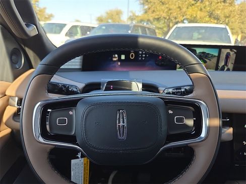 New 2025 Lincoln Navigator Black Label image 19