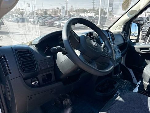 Used 2025 RAM ProMaster 2500 w/ Convenience Group image 9