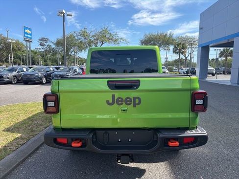 Used 2025 Jeep Gladiator Mojave image 6