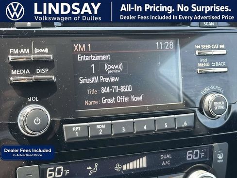 Used 2017 Nissan Rogue SV AWD/4WD image 16