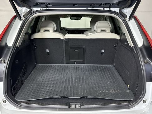 Used 2018 Volvo XC60 T5 Momentum w/ Convenience Package image 29