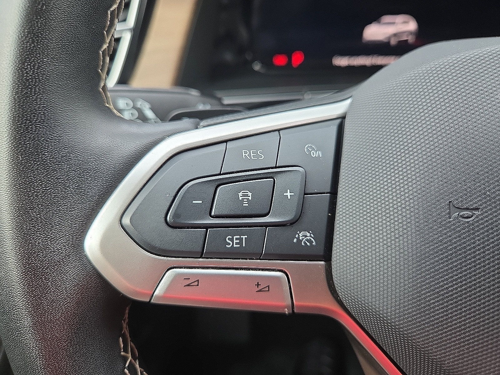 Used 2025 Volkswagen Atlas SE FWD image 20