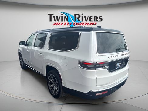 Used 2024 Jeep Grand Wagoneer L Series III AWD/4WD image 2