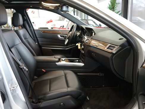 Used 2014 Mercedes-Benz E 350 4MATIC Sedan image 43
