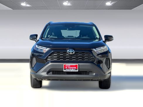 Used 2025 Toyota RAV4 XLE w/ Weather Package image 5