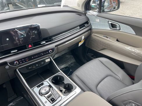 New 2026 Kia Carnival EX image 12