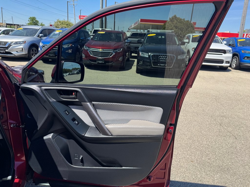 Used 2018 Subaru Forester 2.5i Premium w/ All-Weather Package AWD/4WD image 14