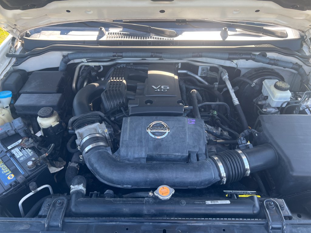 Used 2010 Nissan Frontier SE RWD image 25