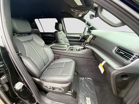 New 2026 Jeep Grand Wagoneer L Limited AWD/4WD image 16