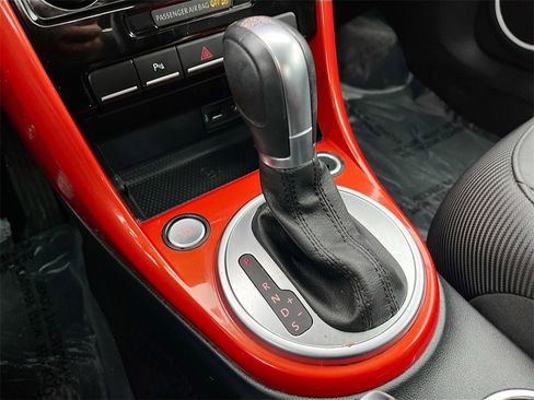 Used 2019 Volkswagen Beetle 2.0T SE image 16