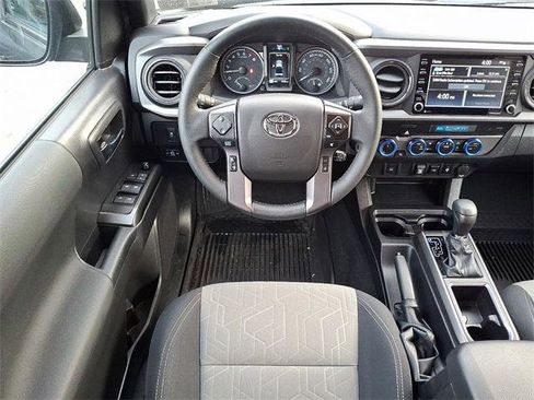 Certified 2022 Toyota Tacoma TRD Off-Road image 11