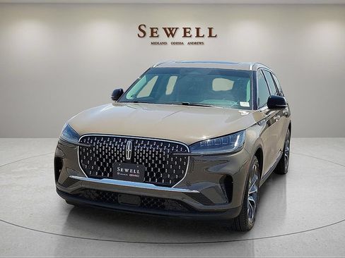 Used 2025 Lincoln Aviator 2WD image 1