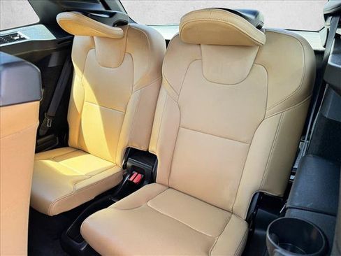Used 2018 Volvo XC90 T6 Momentum w/ Convenience Package AWD/4WD image 19