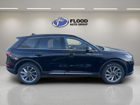 New 2026 Lincoln Corsair Premiere image 4