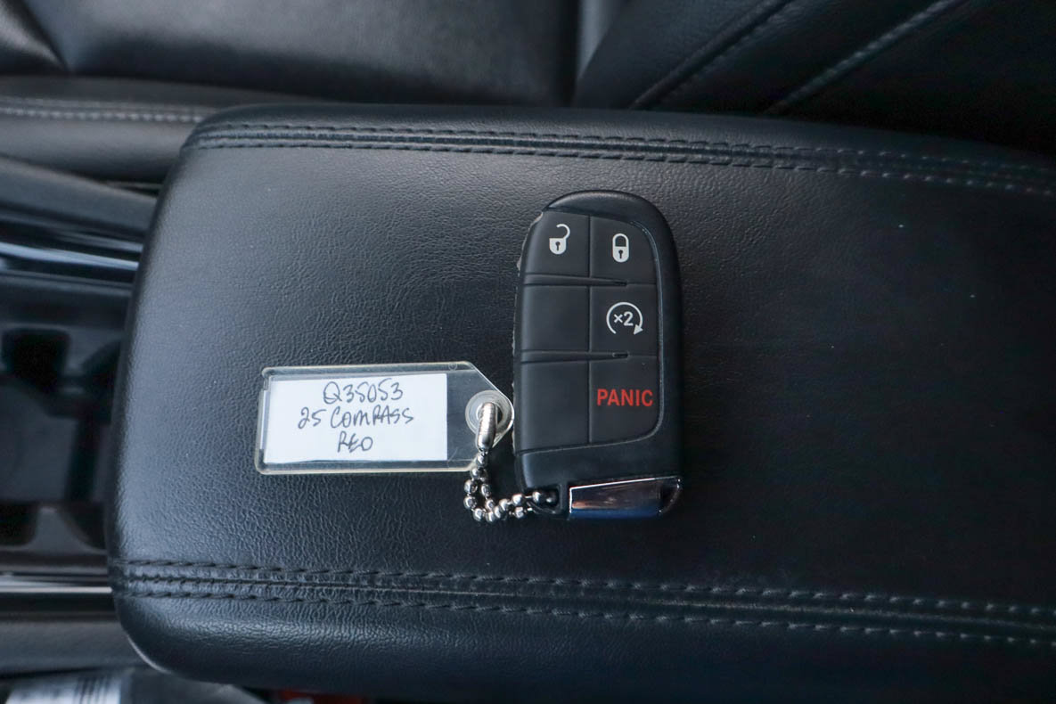 Used 2025 Jeep Compass Limited AWD/4WD image 28