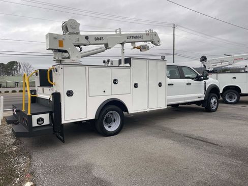 New 2025 Ford F550 4x4 Crew Cab Super Duty image 3