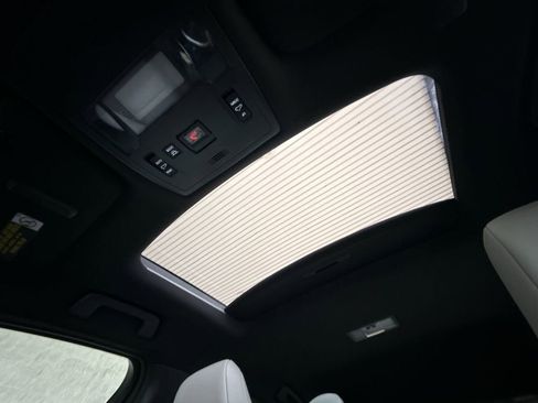 Used 2021 Lexus UX 250h w/ Premium Package image 18