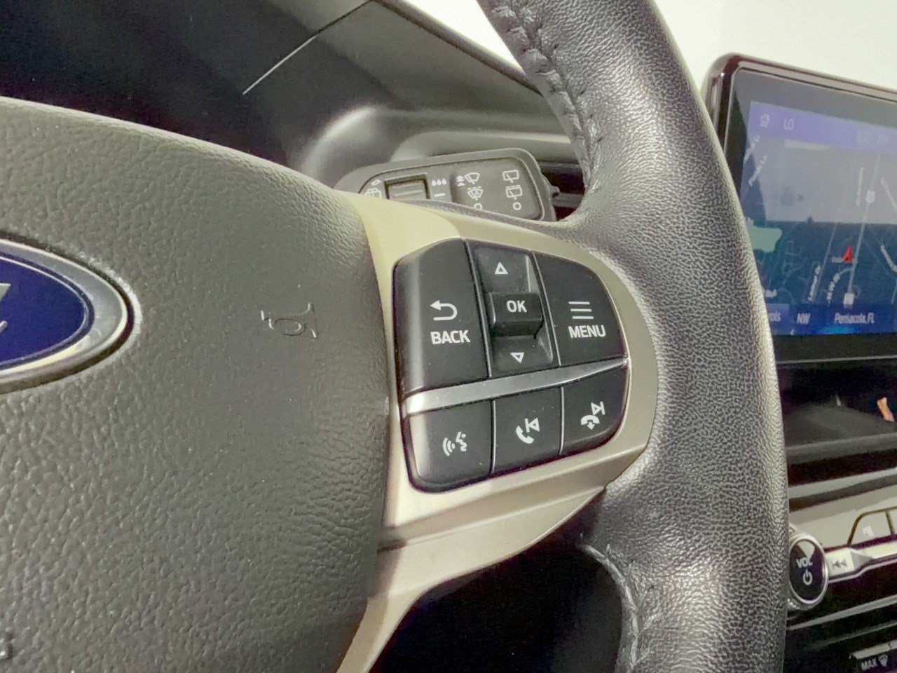 Used 2022 Ford Explorer Limited w/ Equipment Group 301A RWD image 19