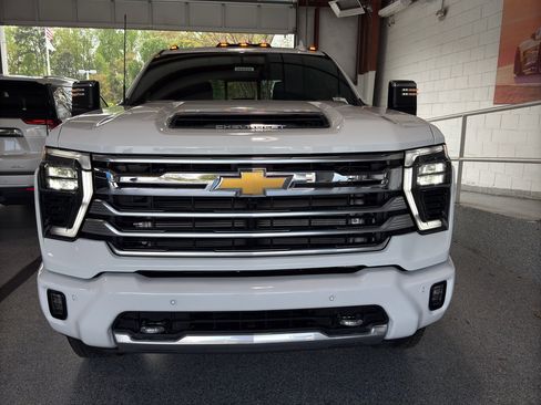 New 2026 Chevrolet Silverado 2500 High Country w/ High Country Premium Package AWD/4WD image 2