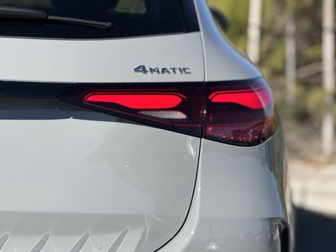 New 2026 Mercedes-Benz GLC 300 4MATIC image 12