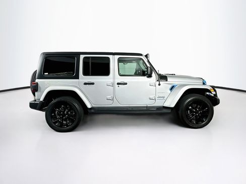 Used 2023 Jeep Wrangler Unlimited Sahara w/ Cold Weather Group AWD/4WD image 10