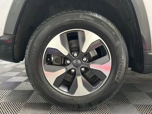 Used 2023 Jeep Grand Cherokee 4WD 4xe image 24