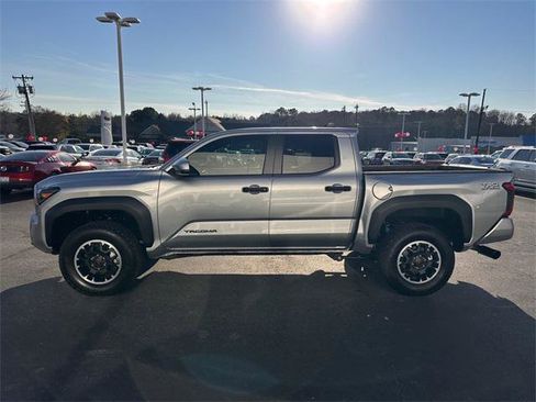 Certified 2024 Toyota Tacoma TRD Off-Road image 6