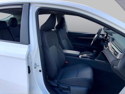 Used 2025 Toyota Camry LE FWD image 9
