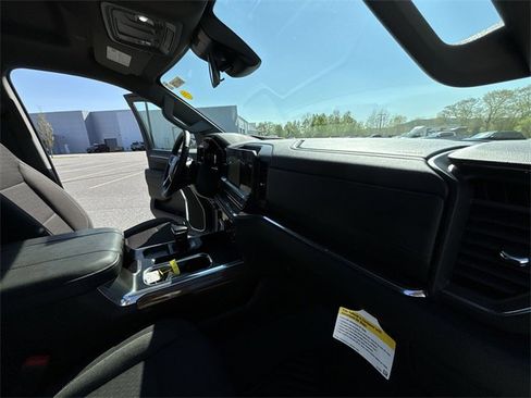 New 2025 Chevrolet Silverado 1500 LT w/ Z71 Off-Road Package image 30