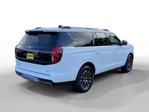 Certified 2025 Ford Expedition Max Platinum image 5