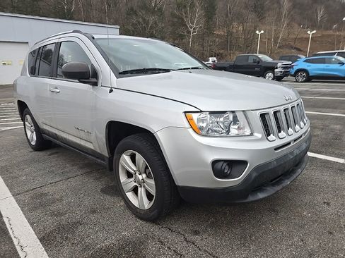 Used 2012 Jeep Compass Sport image 3