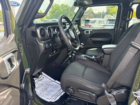Used 2023 Jeep Gladiator Sport w/ Trailer Tow Package AWD/4WD image 23