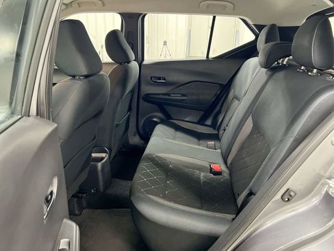 Used 2019 Nissan Kicks SV FWD image 22