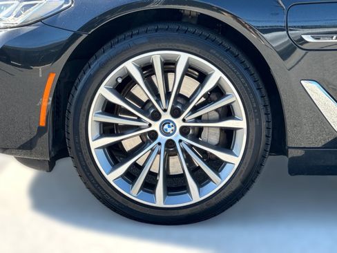 Used 2023 BMW 530e w/ Convenience Package RWD image 11