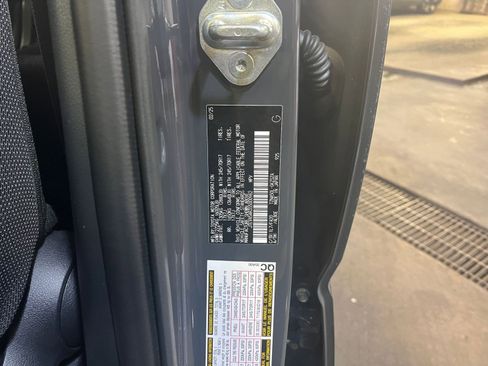 Used 2025 Toyota 4Runner SR5 image 28