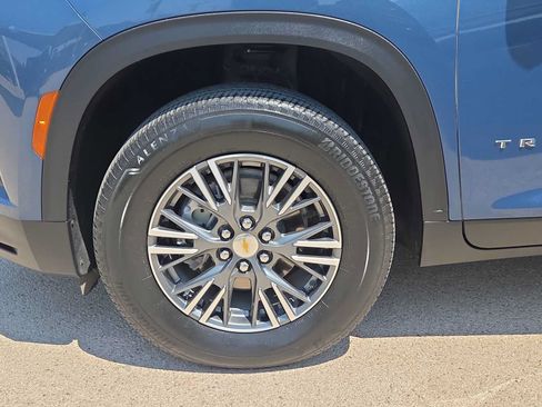 Used 2024 Chevrolet Traverse LT FWD image 12