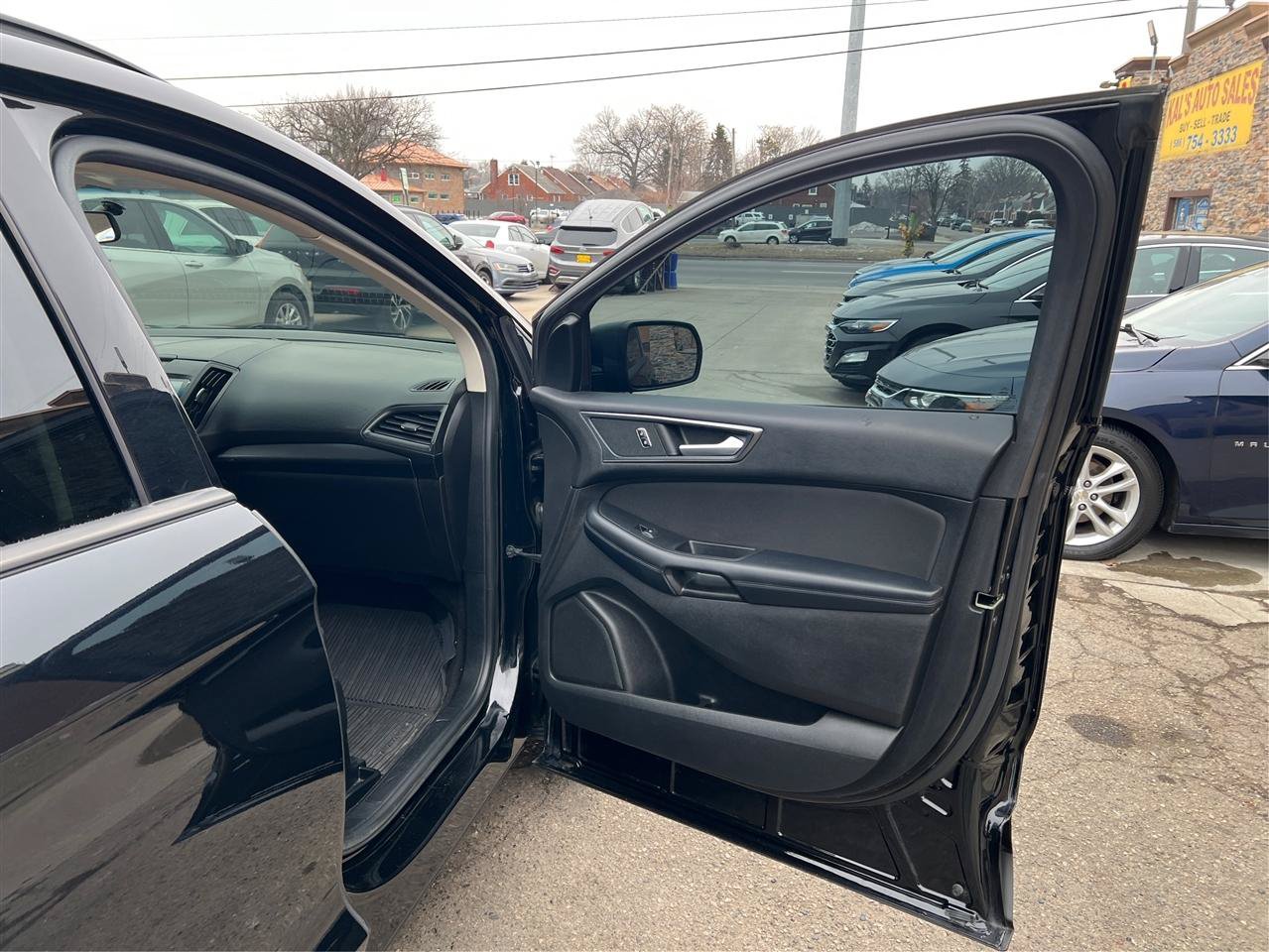 Used 2018 Ford Edge SE AWD/4WD image 28