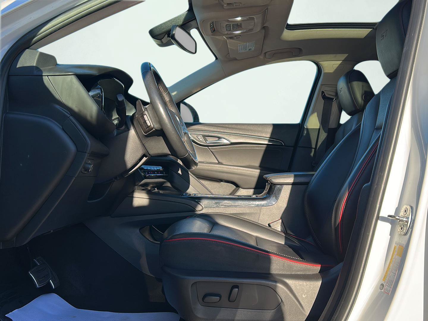 Used 2023 Buick Envision Essence w/ Sport Touring Package FWD image 6