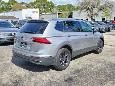 Used 2022 Volkswagen Tiguan SE image 6