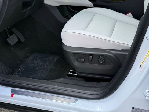 New 2026 Buick Envision Avenir image 18