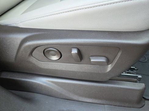 Used 2022 Chevrolet Suburban LT image 53