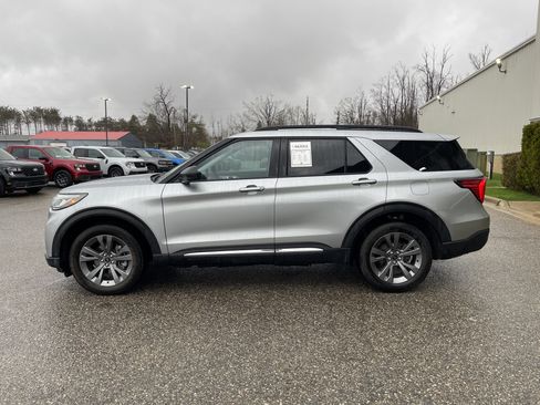 Used 2025 Ford Explorer Active w/ Active Comfort Package AWD/4WD image 6