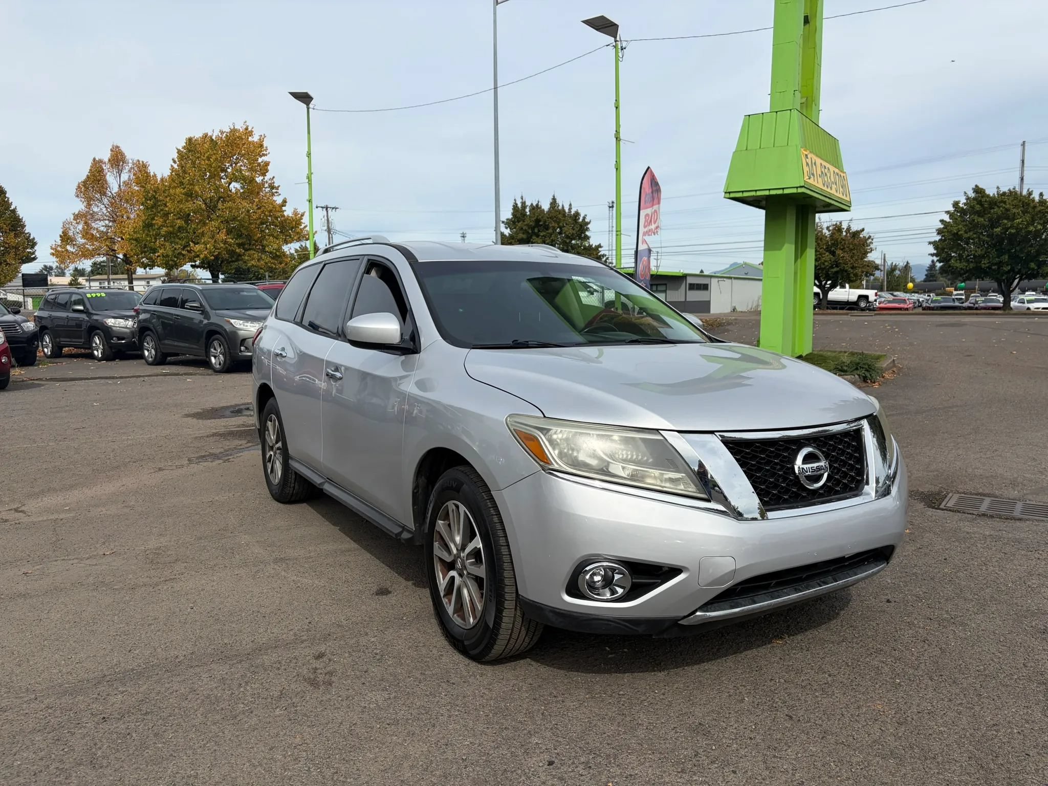 Used 2013 Nissan Pathfinder SV AWD/4WD image 1