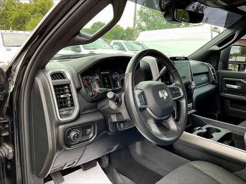 Used 2024 RAM 2500 Big Horn w/ Night Edition AWD/4WD image 4
