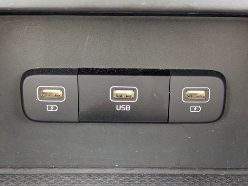 Used 2024 Kia Carnival LX FWD image 25