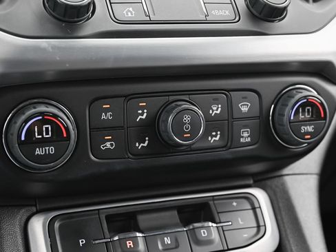 Used 2022 GMC Acadia SLE FWD image 30