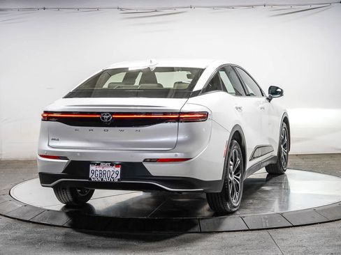 Certified 2023 Toyota Crown AWD/4WD image 4
