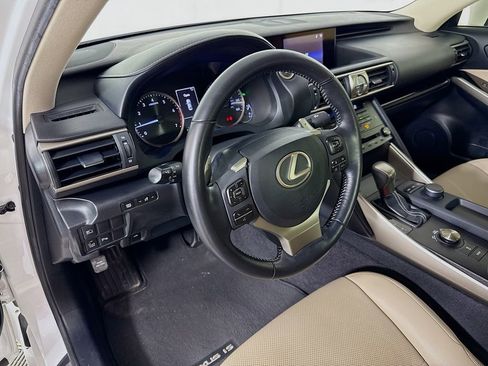 Used 2018 Lexus IS 300 w/ Premium Package RWD image 9