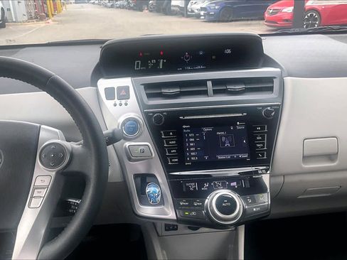 Used 2017 Toyota Prius V Four image 6
